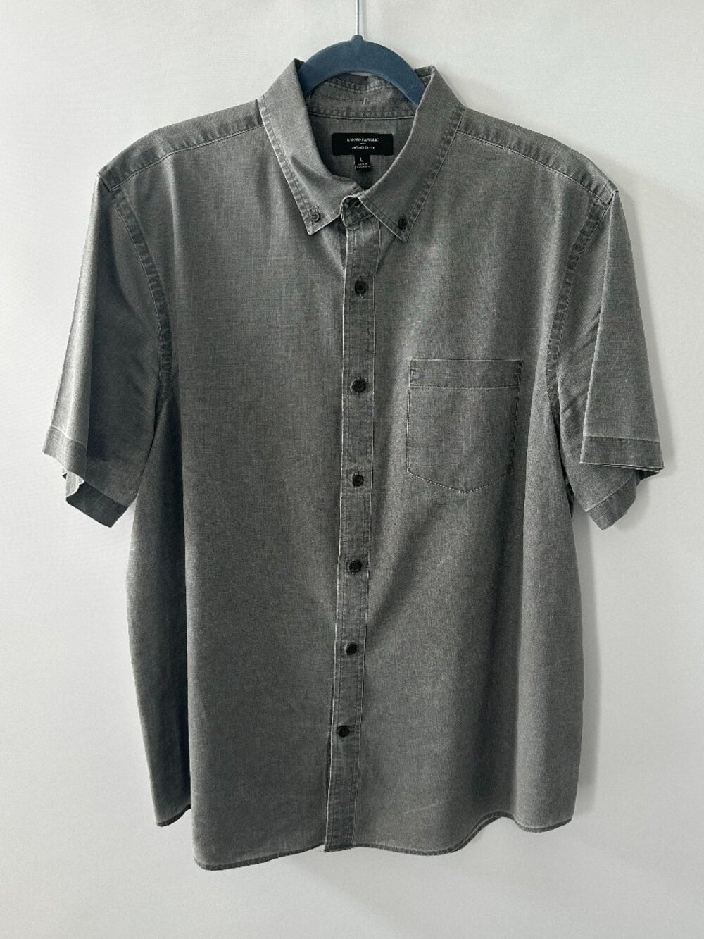 Banana Republic Gray Large 'Untucked Fit' Men's Short Sleeve Shirt 100% Cotton